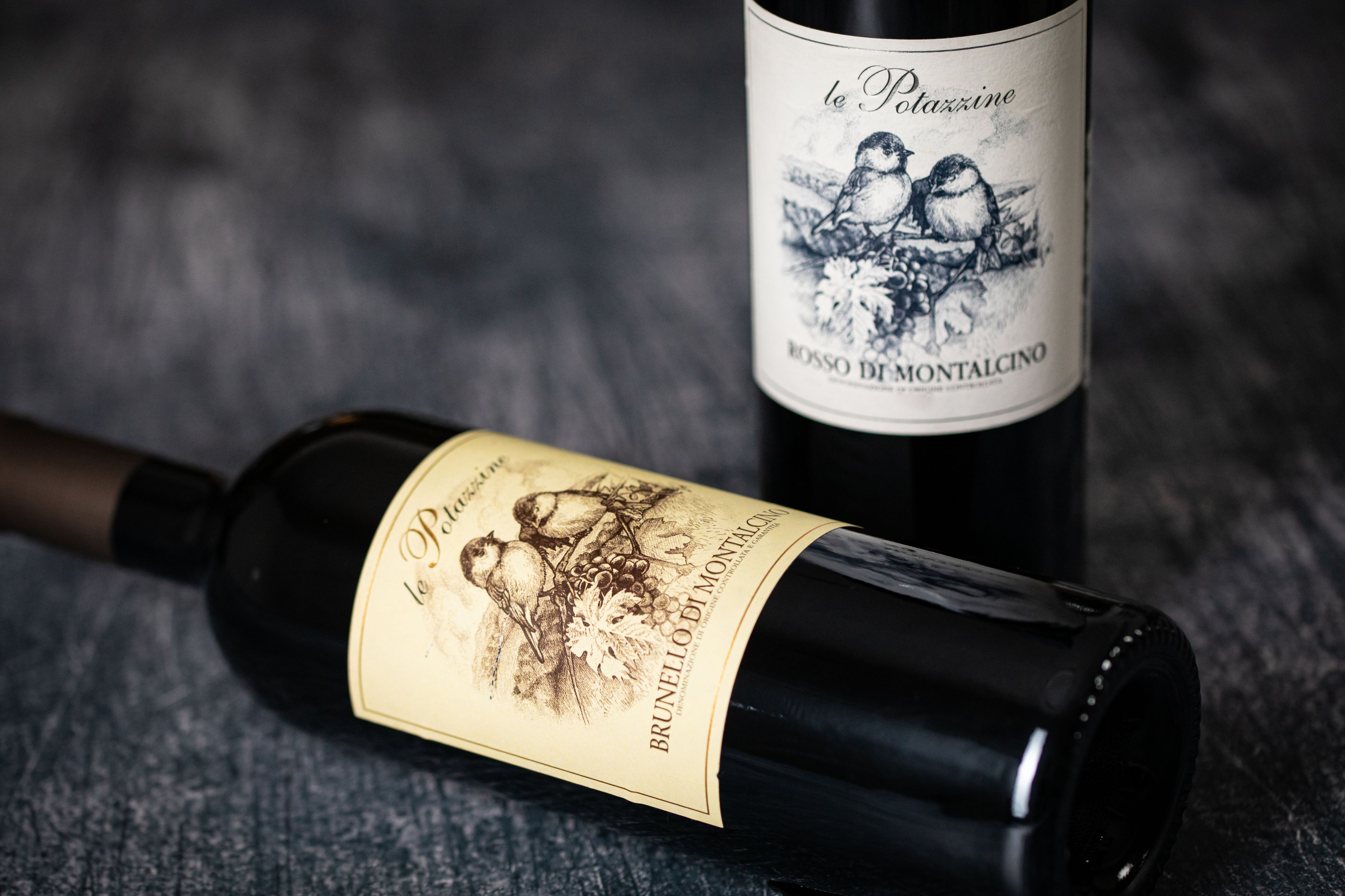 selective focus photography of clear glass wine glass