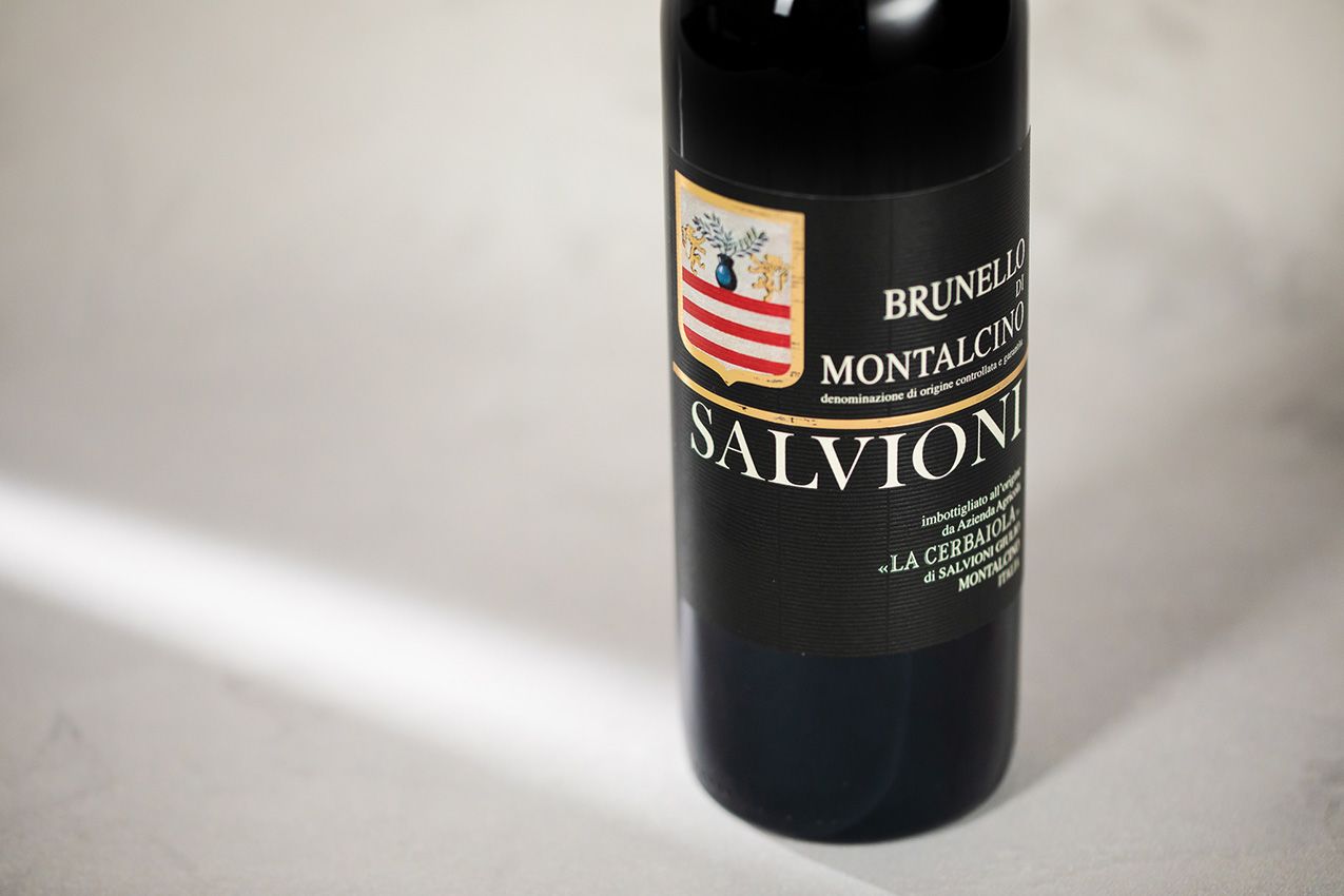 selective focus photography of clear glass wine glass