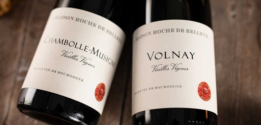 selective focus photography of clear glass wine glass