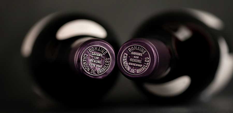 selective focus photography of clear glass wine glass