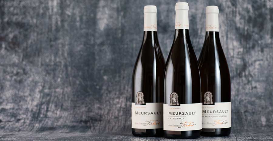 selective focus photography of clear glass wine glass