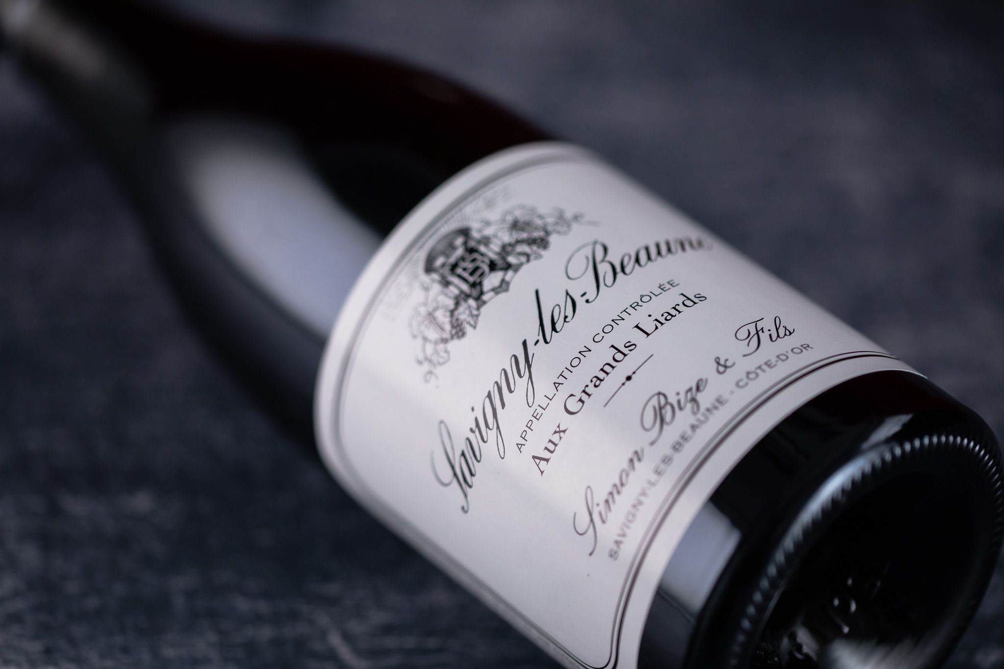 selective focus photography of clear glass wine glass