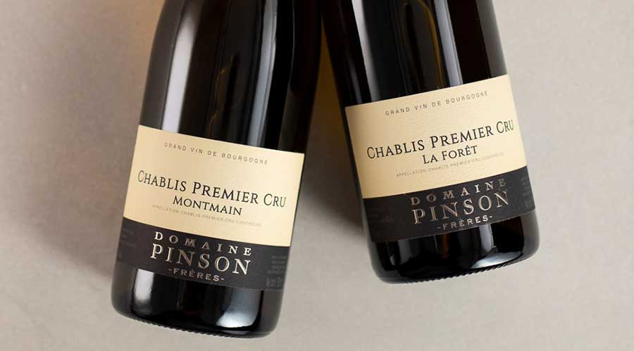 selective focus photography of clear glass wine glass