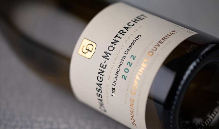 selective focus photography of clear glass wine glass