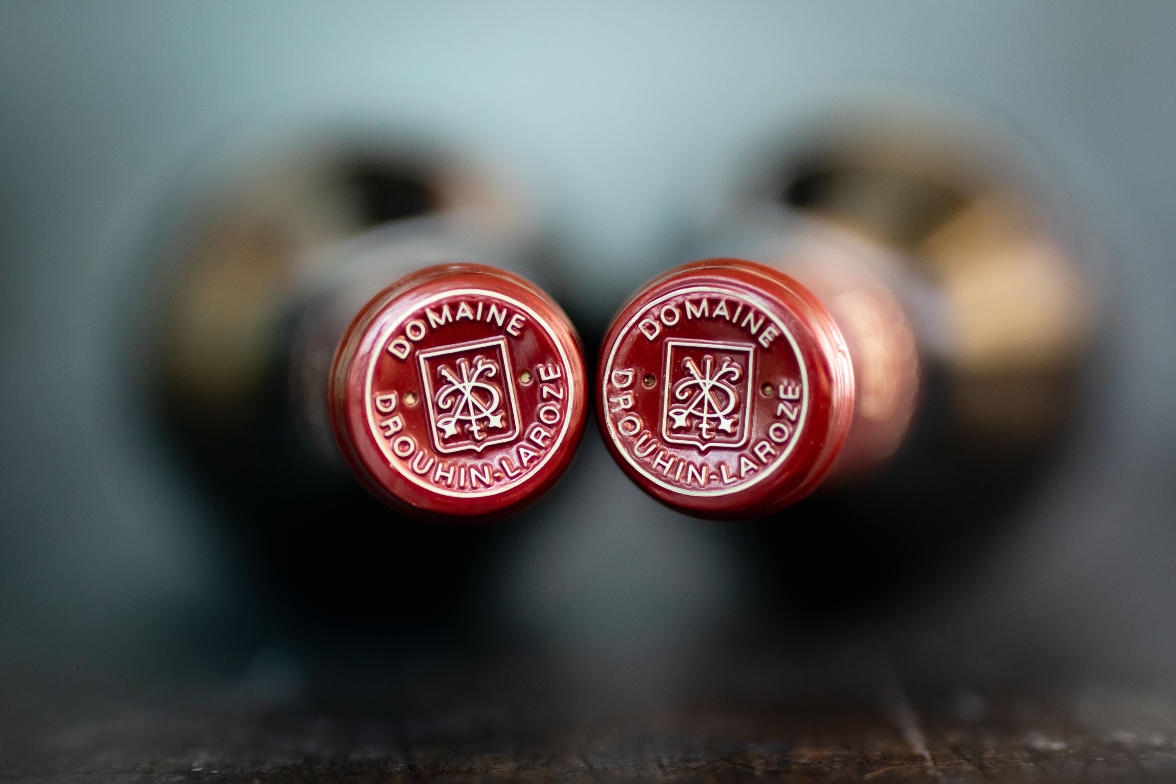 selective focus photography of clear glass wine glass